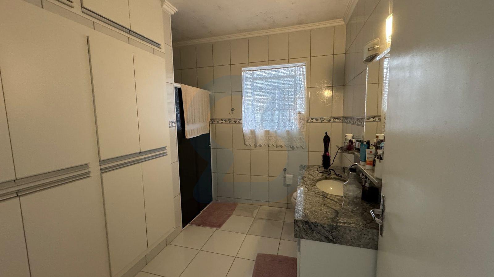 Casa Térrea Insolada em Excelente localização em Vila santo antonio, Valinhos - sp | SoloBR