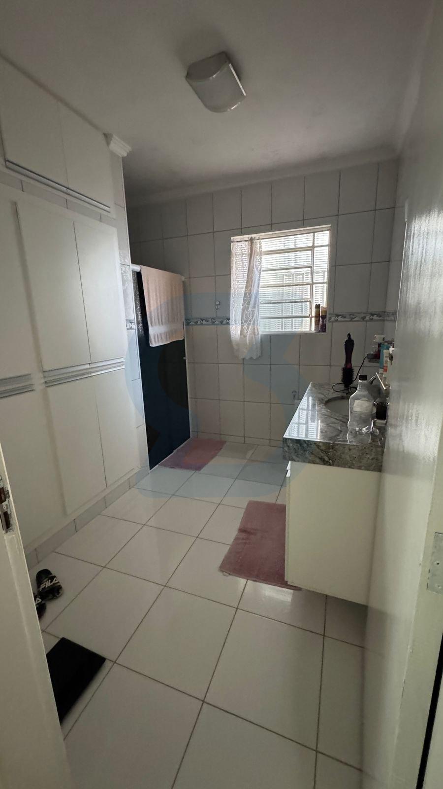 Casa Térrea Insolada em Excelente localização em Vila santo antonio, Valinhos - sp | SoloBR