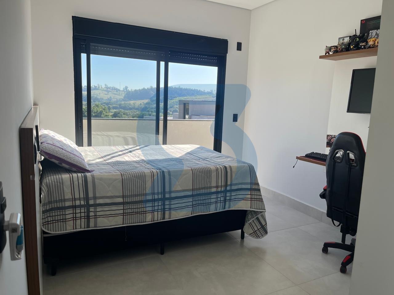 Lindo Sobrado de Alto Padrão em Valinhos com Piscina e Condomínio Completo! em Jardim sao marcos, Valinhos - sp | SoloBR
