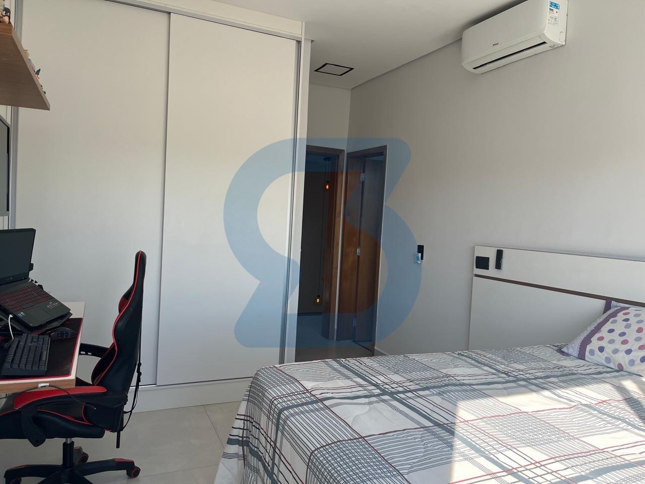 Lindo Sobrado de Alto Padrão em Valinhos com Piscina e Condomínio Completo! em Jardim sao marcos, Valinhos - sp | SoloBR