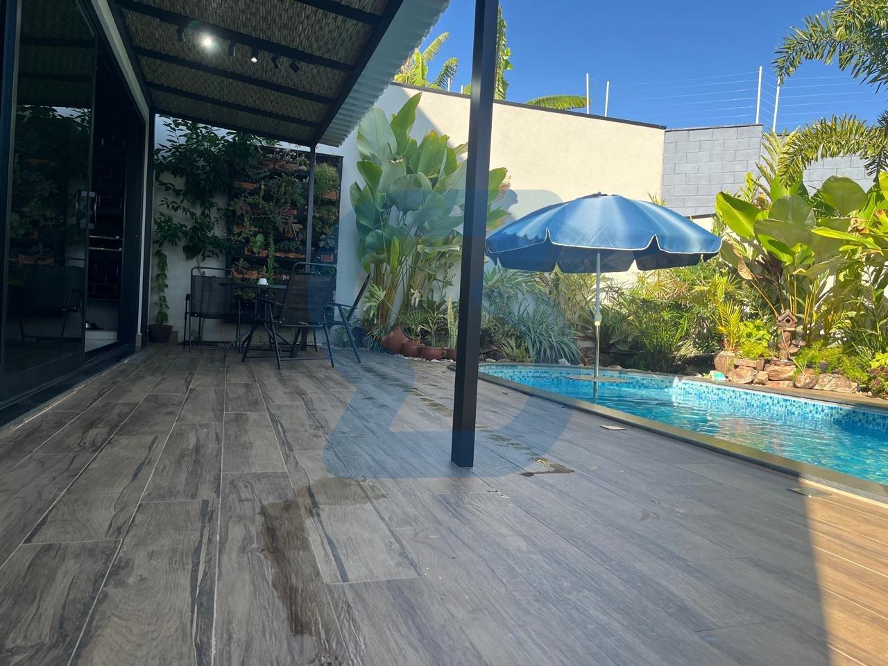 Lindo Sobrado de Alto Padrão em Valinhos com Piscina e Condomínio Completo! em Jardim sao marcos, Valinhos - sp | SoloBR