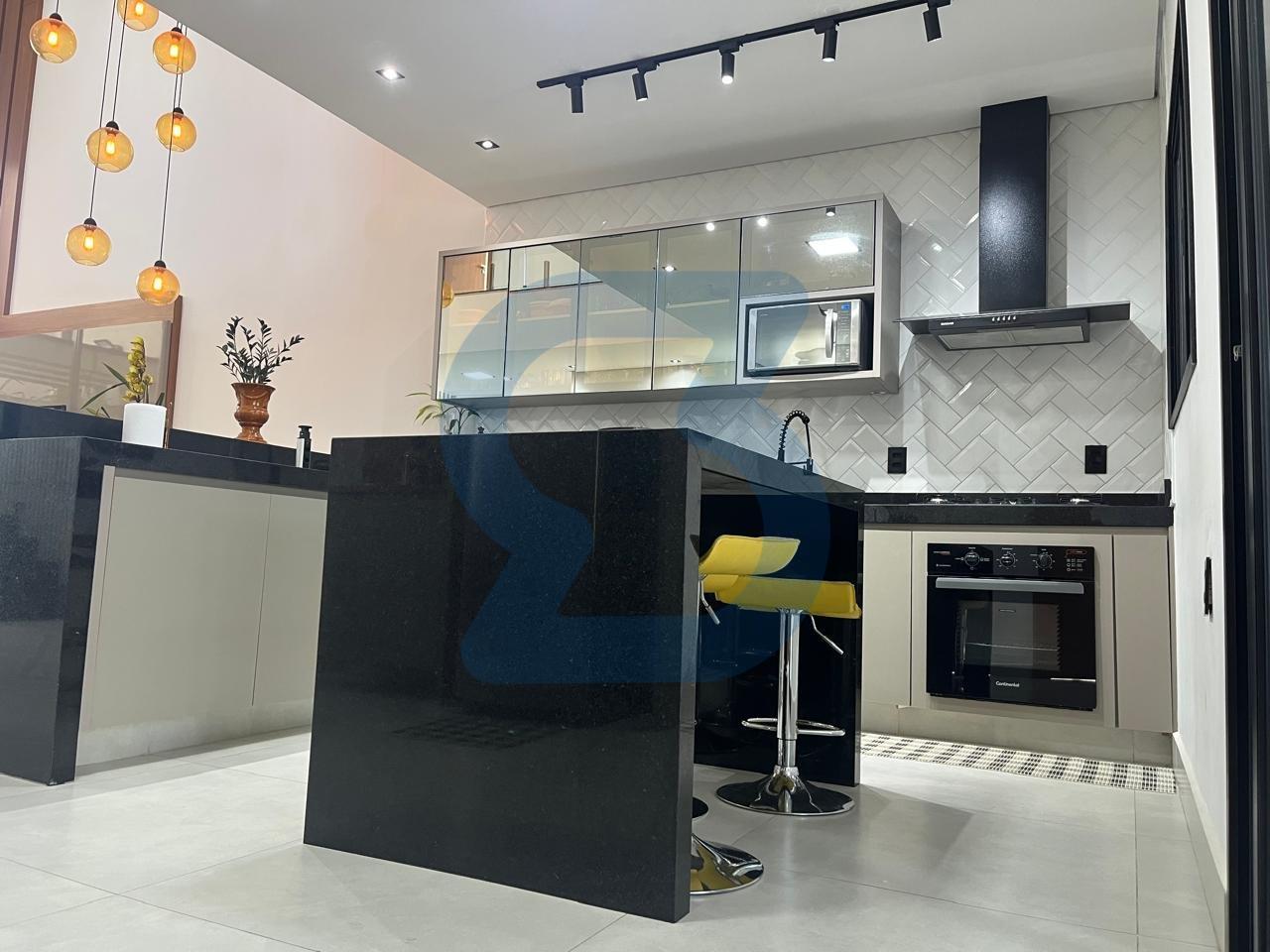 Lindo Sobrado de Alto Padrão em Valinhos com Piscina e Condomínio Completo! em Jardim sao marcos, Valinhos - sp | SoloBR