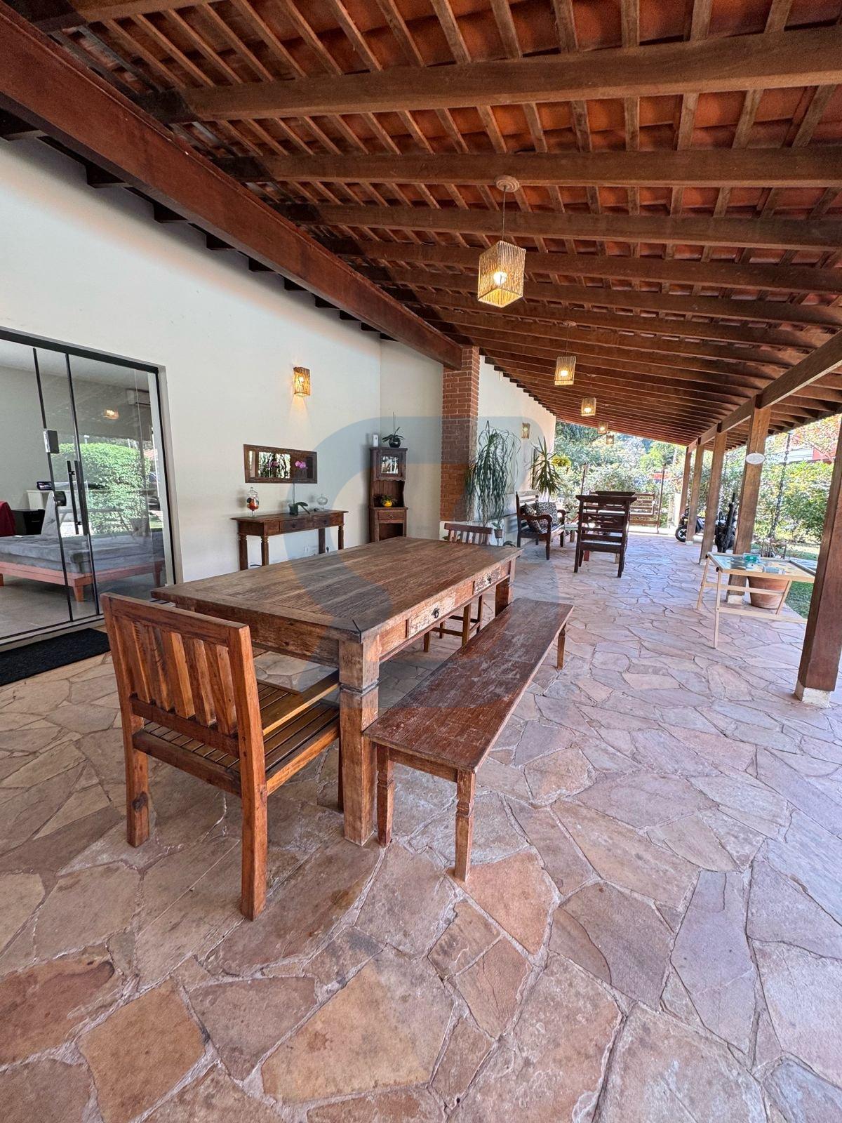 Casa de Alto Padrão com 4 Suítes, Piscina e Energia Solar em Condomínio Fechado - Vale das Garças em Barão geraldo, Campinas - sp | SoloBR