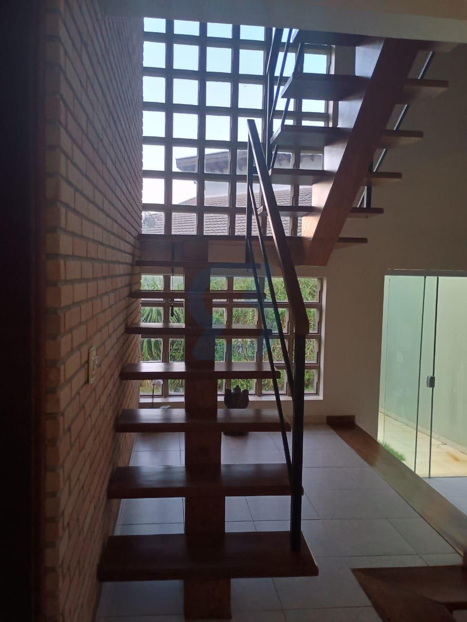 Oásis Exclusivo na Nova Suíça: Casa de Condomínio com 2000m² de Terreno! em Nova suíça, Valinhos - sp | SoloBR