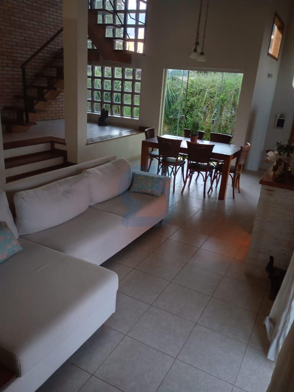 Oásis Exclusivo na Nova Suíça: Casa de Condomínio com 2000m² de Terreno! em Nova suíça, Valinhos - sp | SoloBR