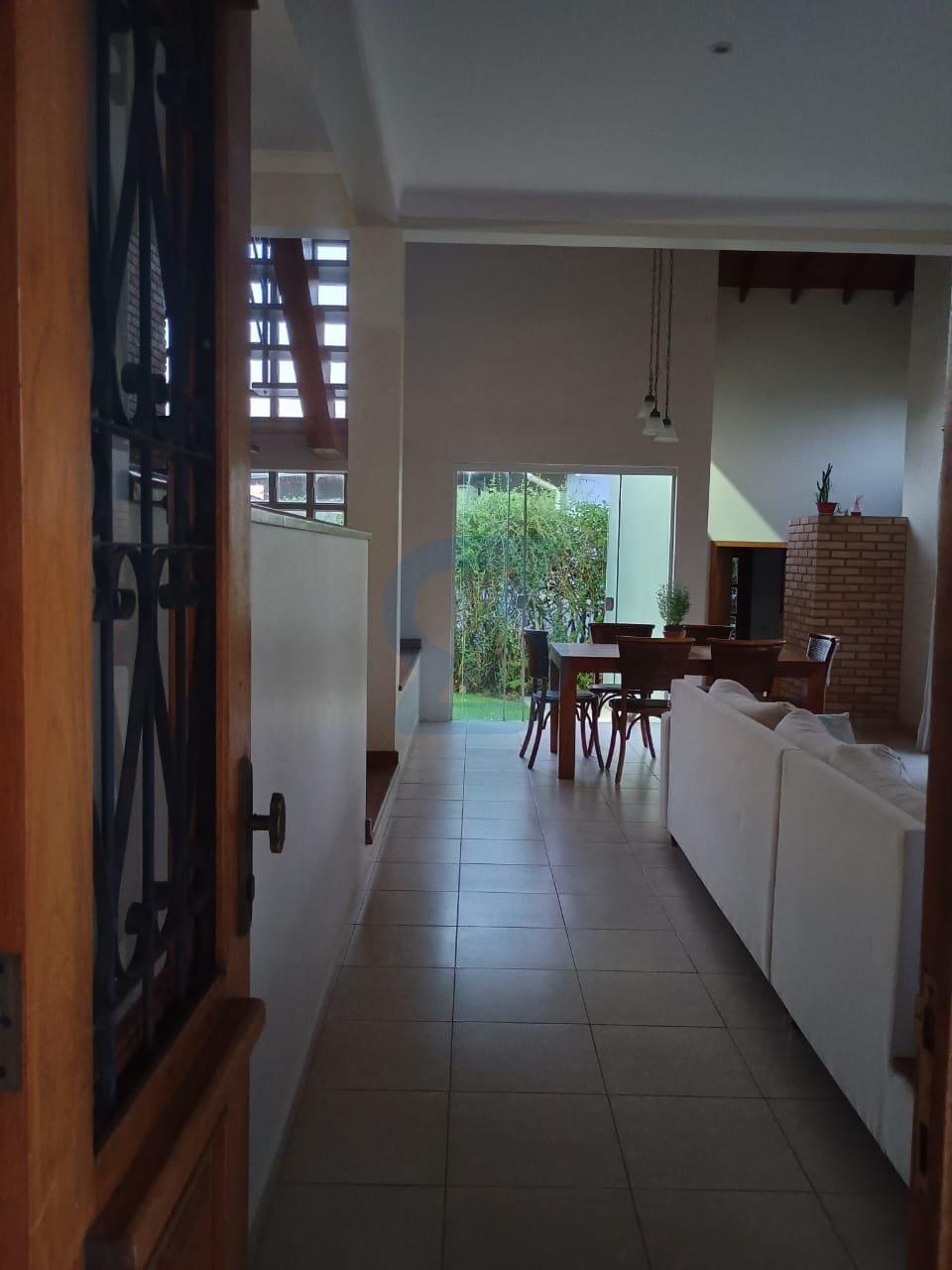 Oásis Exclusivo na Nova Suíça: Casa de Condomínio com 2000m² de Terreno! em Nova suíça, Valinhos - sp | SoloBR