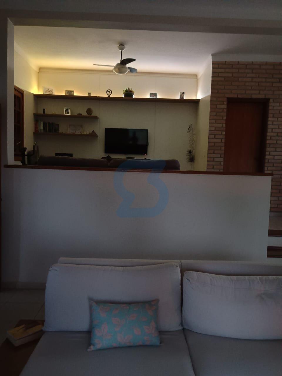 Oásis Exclusivo na Nova Suíça: Casa de Condomínio com 2000m² de Terreno! em Nova suíça, Valinhos - sp | SoloBR
