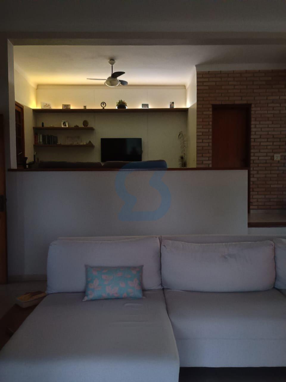Oásis Exclusivo na Nova Suíça: Casa de Condomínio com 2000m² de Terreno! em Nova suíça, Valinhos - sp | SoloBR