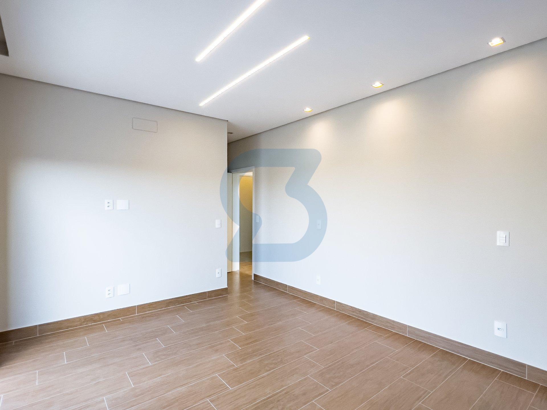 Luxuosa Casa com 4 Suítes, 319m² em Valinhos em Nações, Valinhos - sp | SoloBR