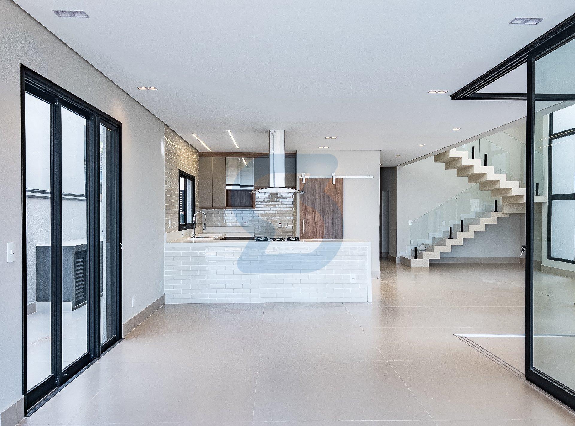 Luxuosa Casa com 4 Suítes, 319m² em Valinhos em Nações, Valinhos - sp | SoloBR