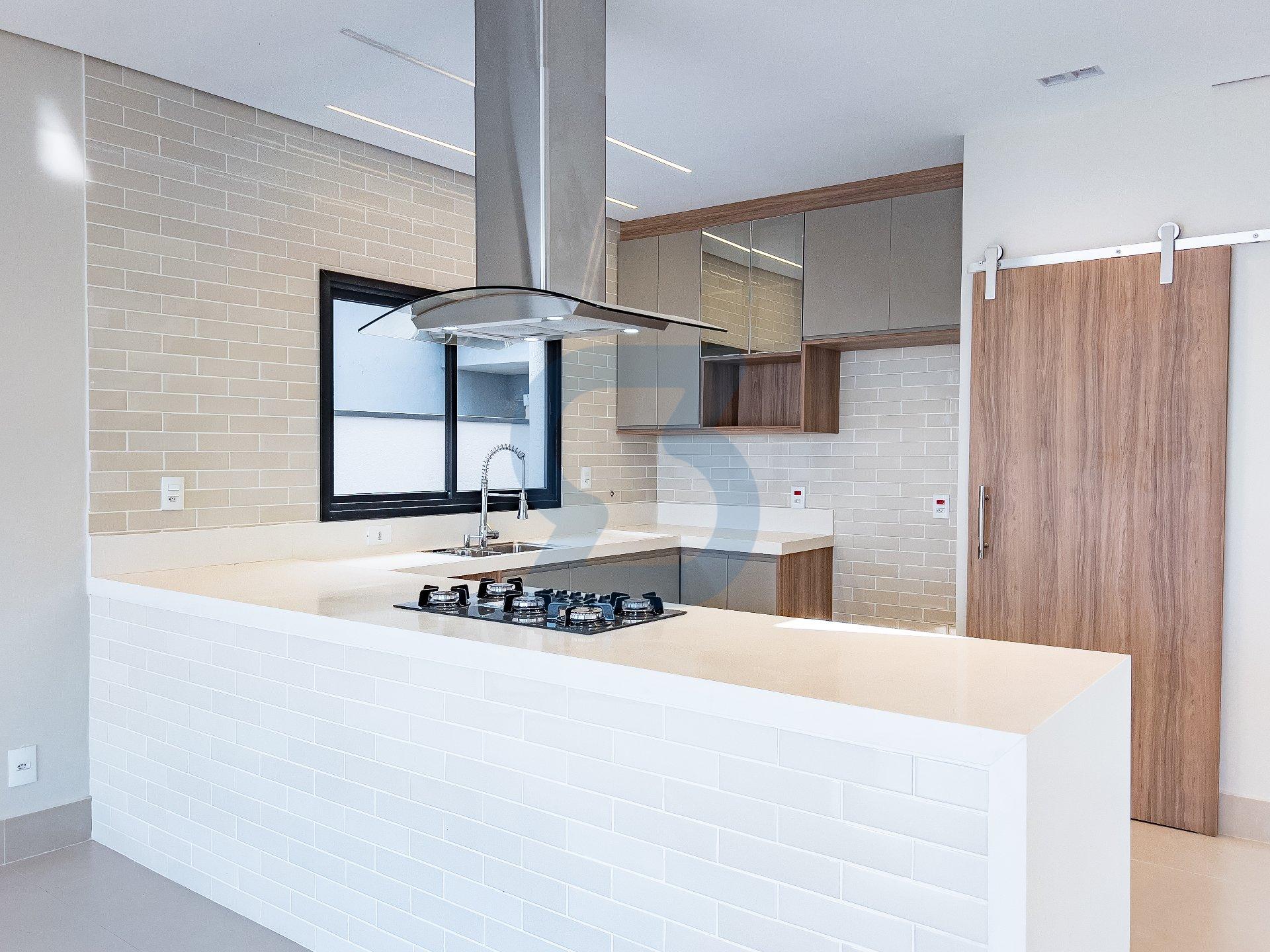 Luxuosa Casa com 4 Suítes, 319m² em Valinhos em Nações, Valinhos - sp | SoloBR