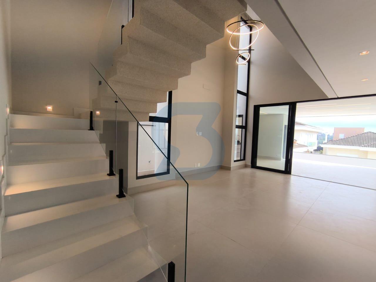 Luxuosa Casa com 4 Suítes, 319m² em Valinhos em Nações, Valinhos - sp | SoloBR