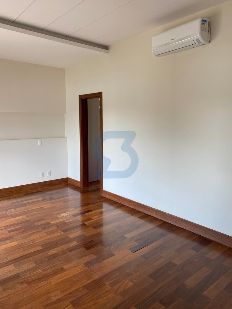 Valinhos: Seu Refúgio de Luxo em Condomínio | Lazer Resort e 1000m² de Terreno! em Joapiranga, Valinhos - sp | SoloBR