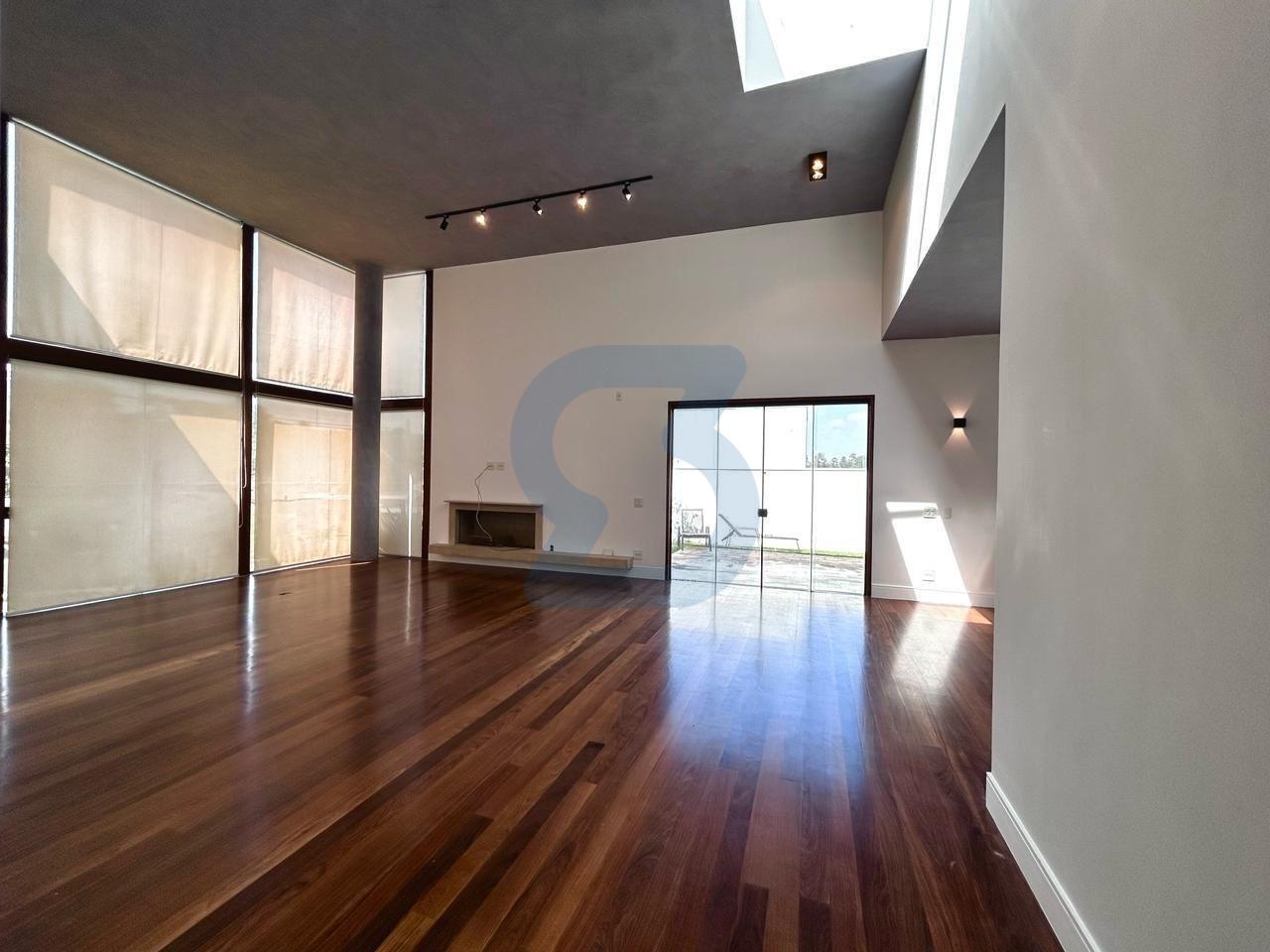 Valinhos: Seu Refúgio de Luxo em Condomínio | Lazer Resort e 1000m² de Terreno! em Joapiranga, Valinhos - sp | SoloBR