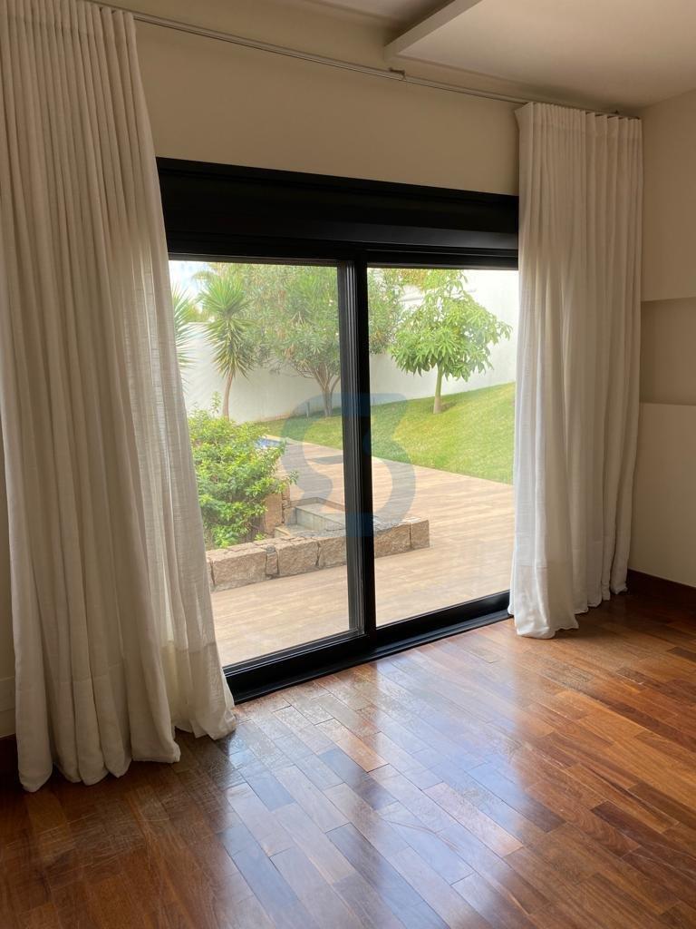 Valinhos: Seu Refúgio de Luxo em Condomínio | Lazer Resort e 1000m² de Terreno! em Joapiranga, Valinhos - sp | SoloBR