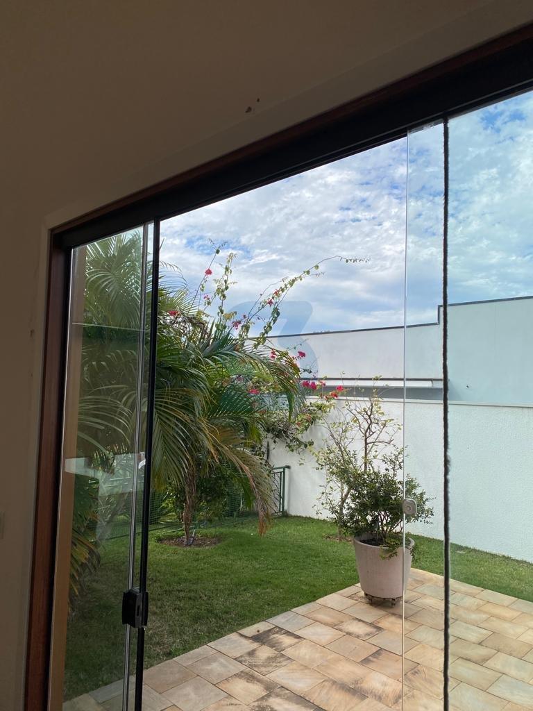 Valinhos: Seu Refúgio de Luxo em Condomínio | Lazer Resort e 1000m² de Terreno! em Joapiranga, Valinhos - sp | SoloBR