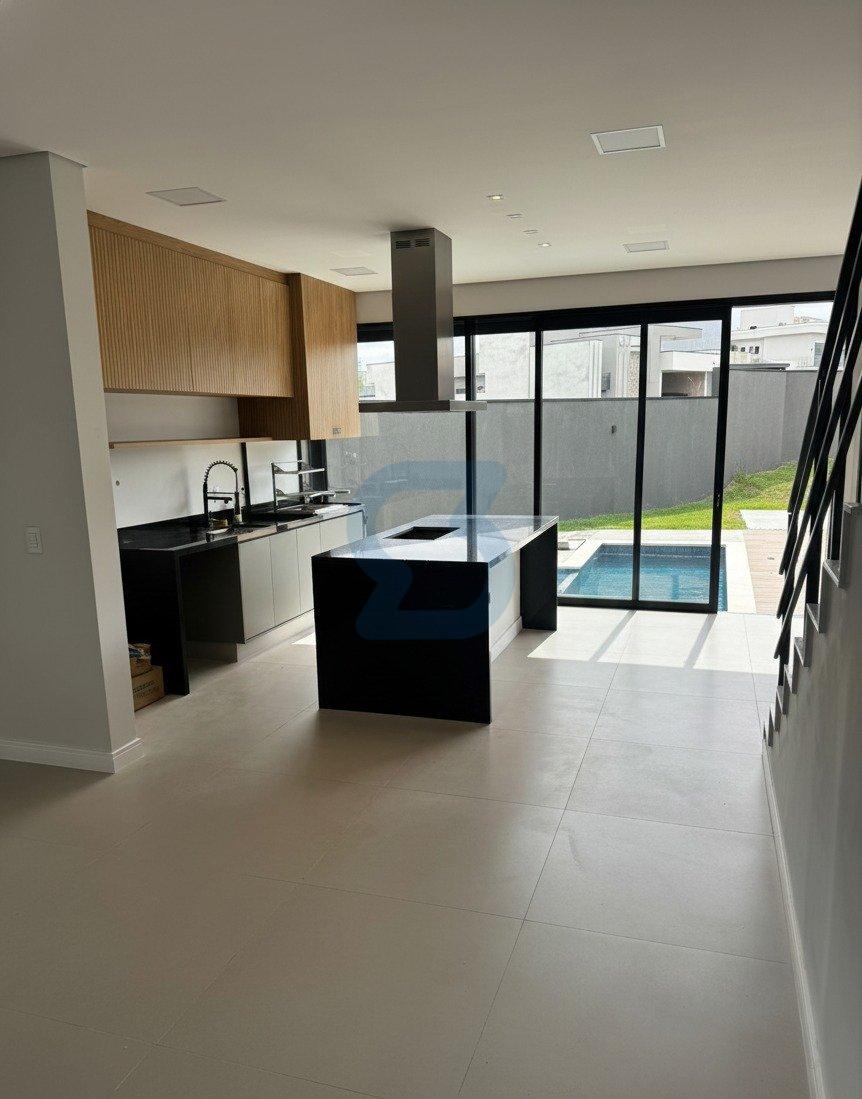 Viva o Sonho em Paulínia! Casa de Condomínio c/ 3 Suítes, Piscina, Escritório e Aquecimento Solar. em Parque brasil 500, Paulínia - sp | SoloBR