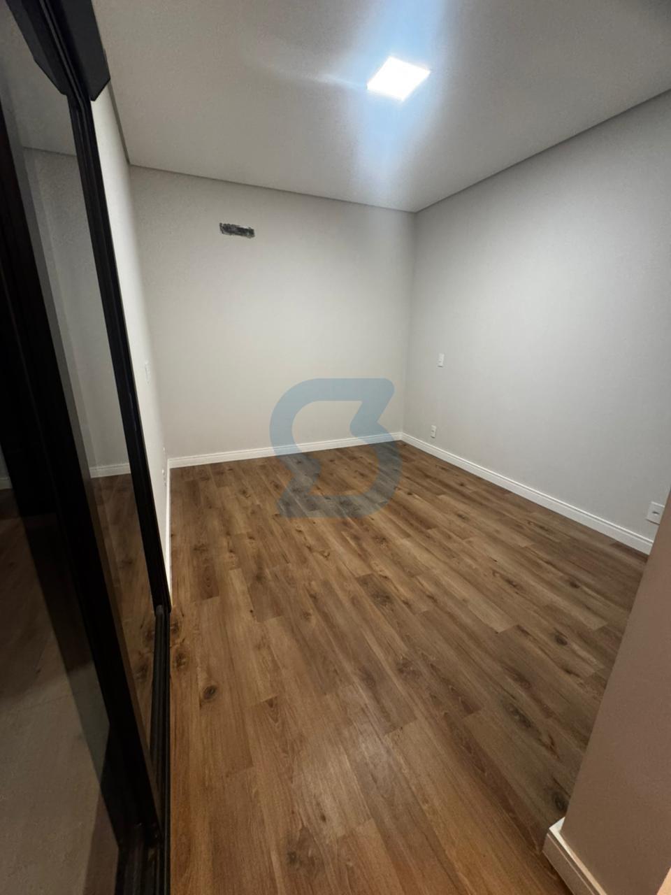 Viva o Sonho em Paulínia! Casa de Condomínio c/ 3 Suítes, Piscina, Escritório e Aquecimento Solar. em Parque brasil 500, Paulínia - sp | SoloBR