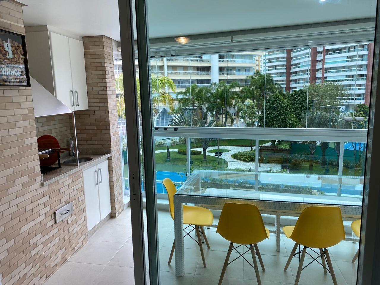 APARTAMENTO RIVIERA MÓDULO 8: MOBILIADO, FRENTE CLUBE E SERVIÇO DE PRAIA! em Riviera de são lourenço, Bertioga - sp | SoloBR