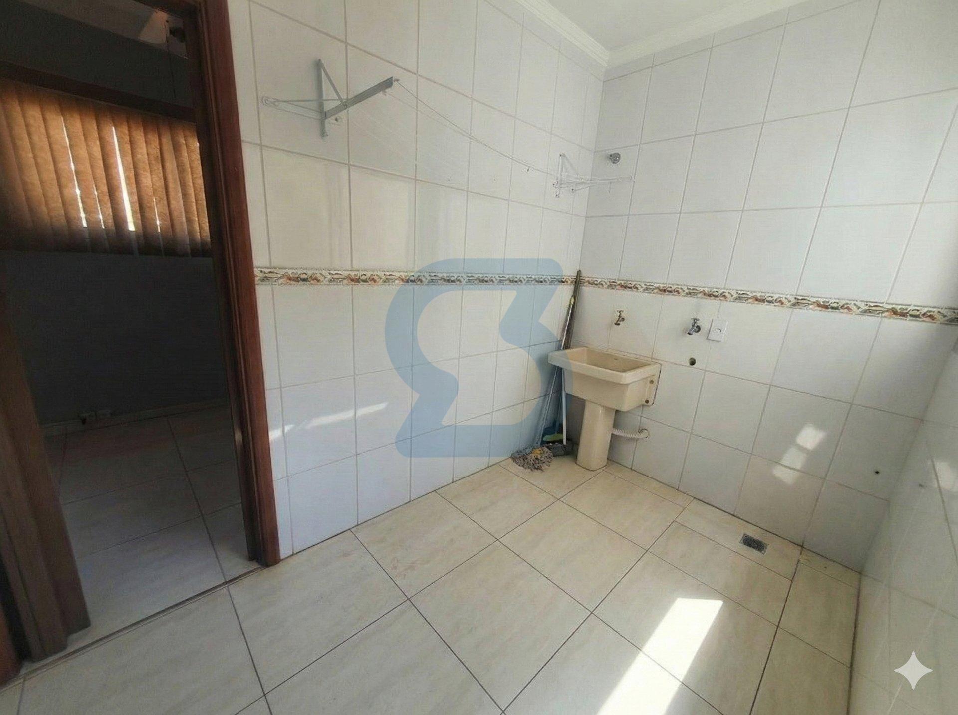 Centro de Limeira: Seu Apto 2 Quartos, 92m²! Conforto, Armários e Ar. Aceita Financiamento! em Centro, Limeira - sp | SoloBR