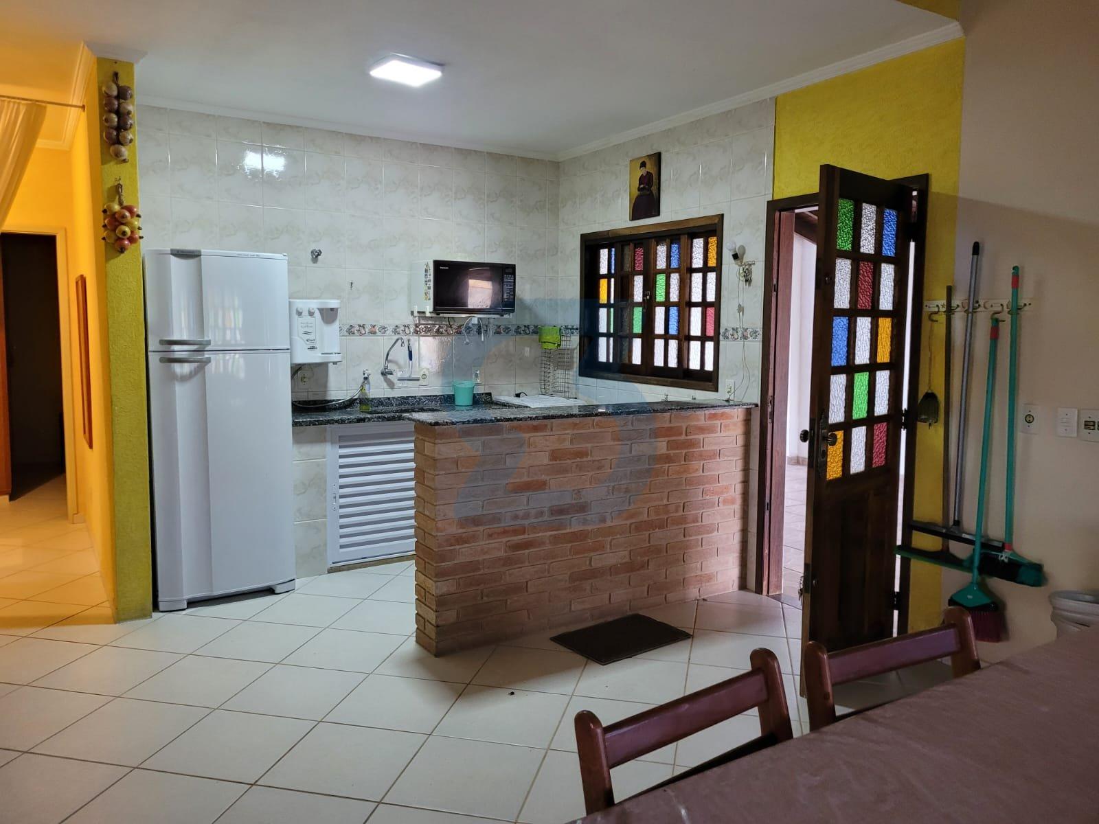 Bertioga: Casa de Condomínio com Terreno Espaçoso! Lazer e Conforto no Balneário Mogiano. em Balneario mogiano, Bertioga - sp | SoloBR