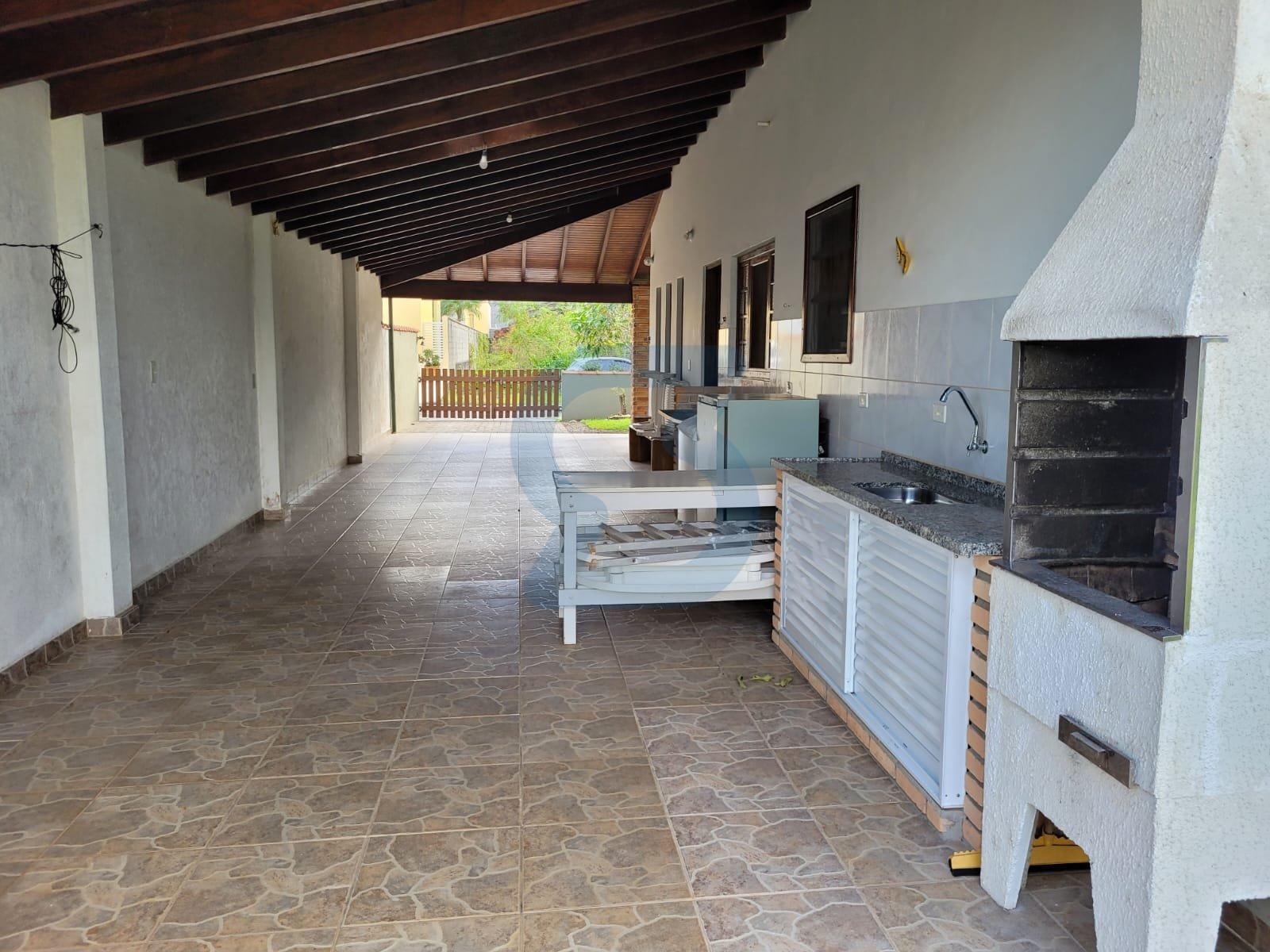 Bertioga: Casa de Condomínio com Terreno Espaçoso! Lazer e Conforto no Balneário Mogiano. em Balneario mogiano, Bertioga - sp | SoloBR