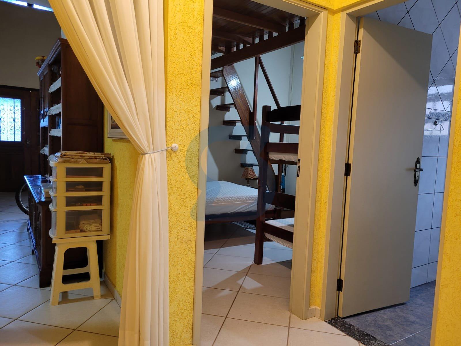 Bertioga: Casa de Condomínio com Terreno Espaçoso! Lazer e Conforto no Balneário Mogiano. em Balneario mogiano, Bertioga - sp | SoloBR