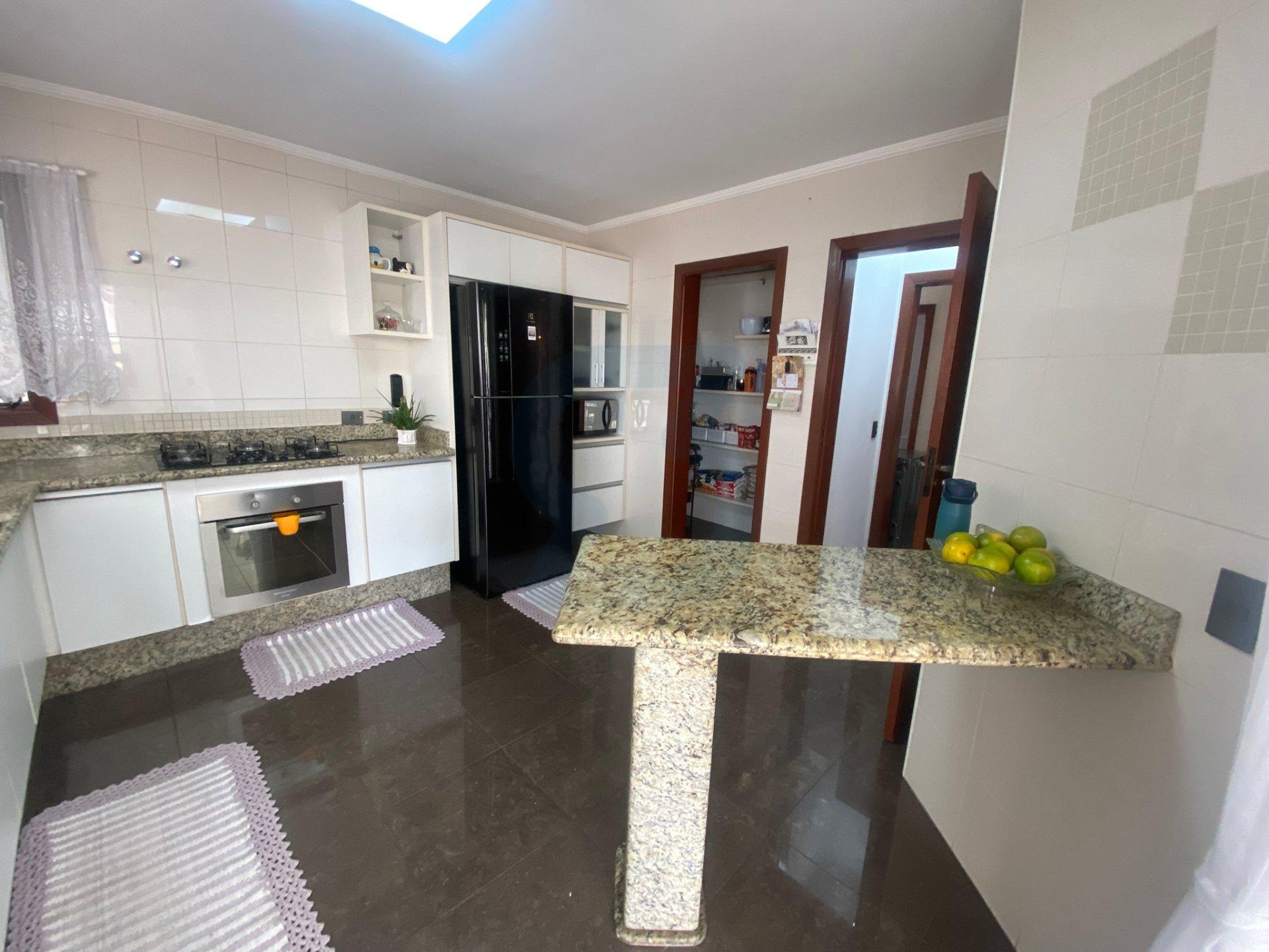Luxo e Conforto em Valinhos: Casa Mobiliada com Lazer Completo no Jardim Paiquere! em Jardim paiquere, Valinhos - sp | SoloBR