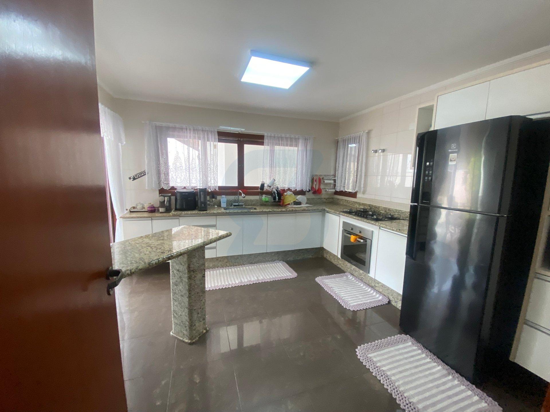 Luxo e Conforto em Valinhos: Casa Mobiliada com Lazer Completo no Jardim Paiquere! em Jardim paiquere, Valinhos - sp | SoloBR