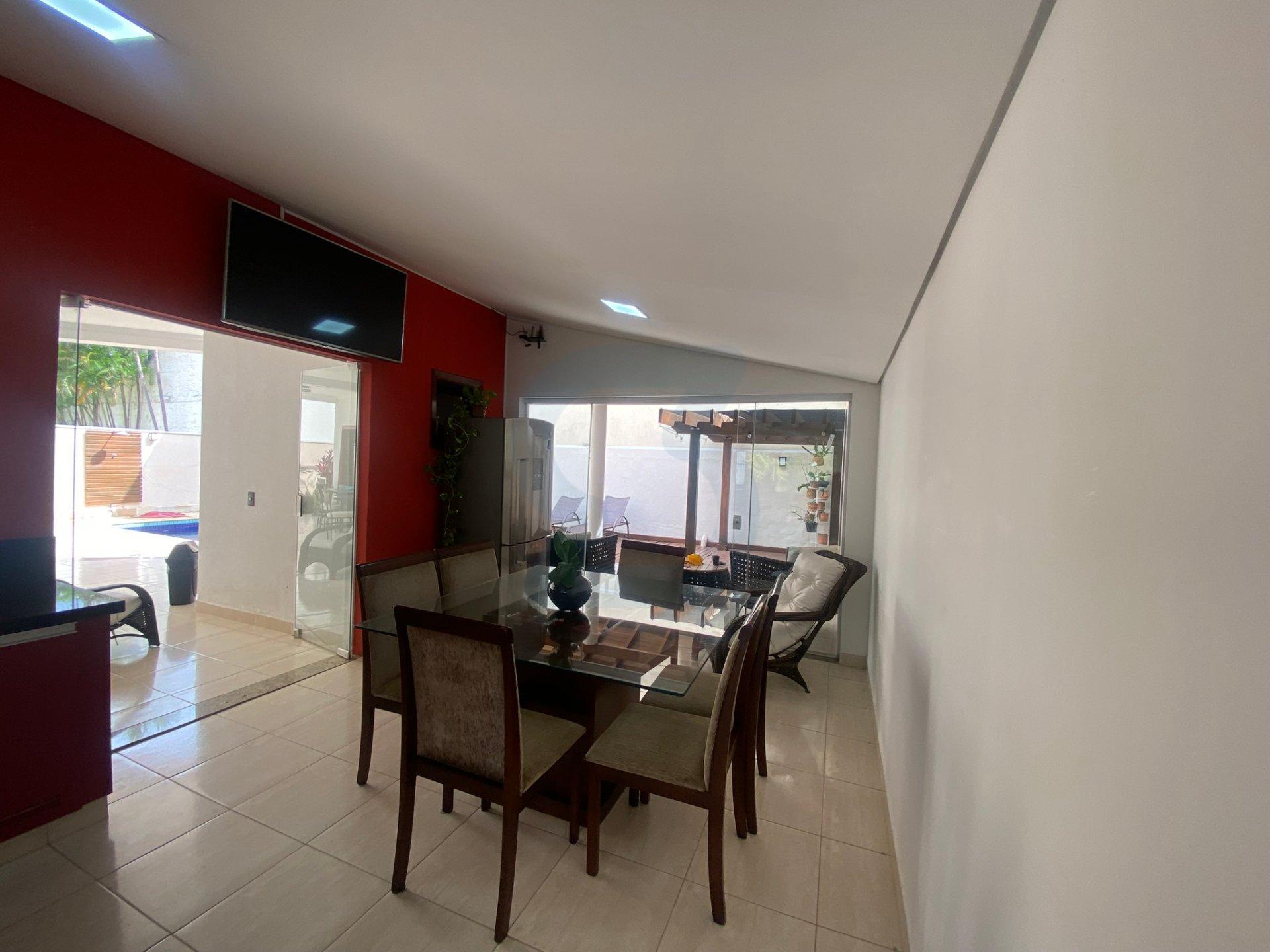 Luxo e Conforto em Valinhos: Casa Mobiliada com Lazer Completo no Jardim Paiquere! em Jardim paiquere, Valinhos - sp | SoloBR