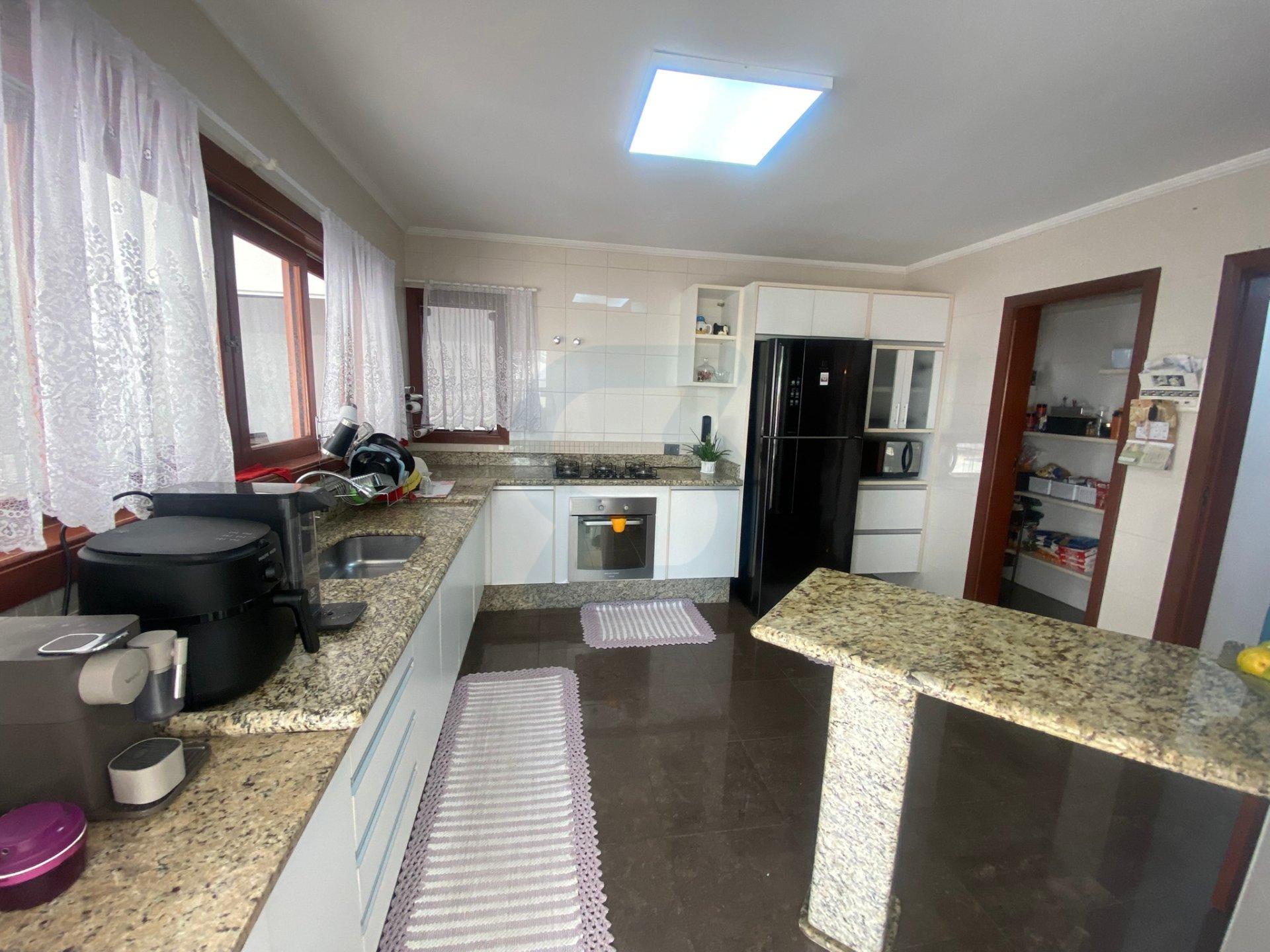 Luxo e Conforto em Valinhos: Casa Mobiliada com Lazer Completo no Jardim Paiquere! em Jardim paiquere, Valinhos - sp | SoloBR