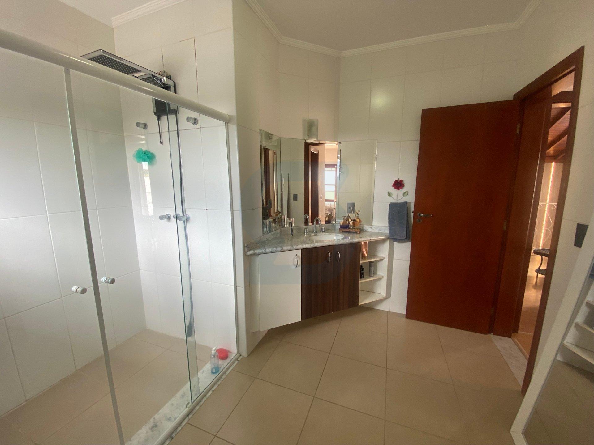 Luxo e Conforto em Valinhos: Casa Mobiliada com Lazer Completo no Jardim Paiquere! em Jardim paiquere, Valinhos - sp | SoloBR