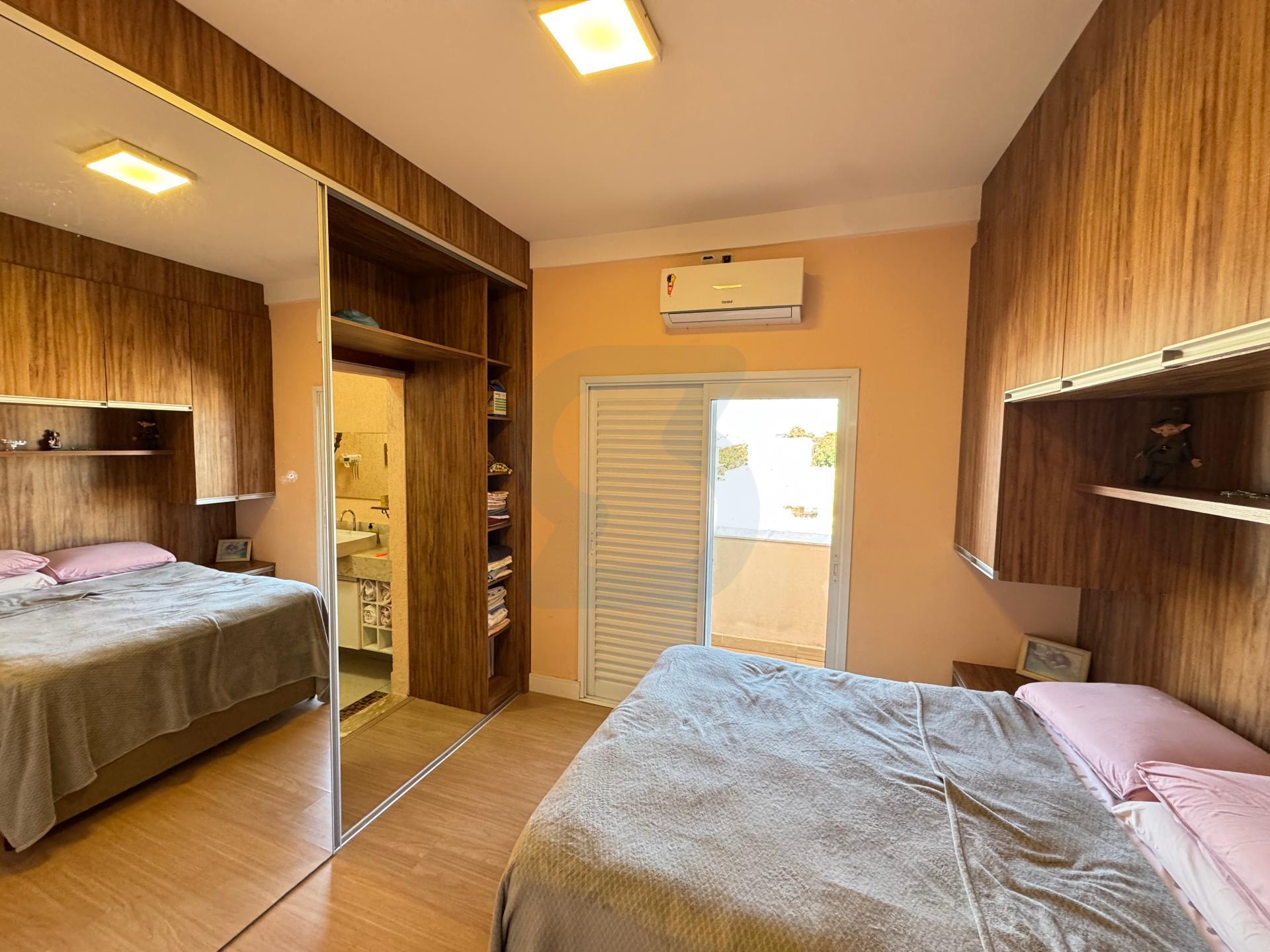 Casa Exclusiva em Condomínio Villaggio Di Napoli, Valinhos - Conforto e Segurança em Loteamento residencial santa gertrudes, Valinhos | SoloBR