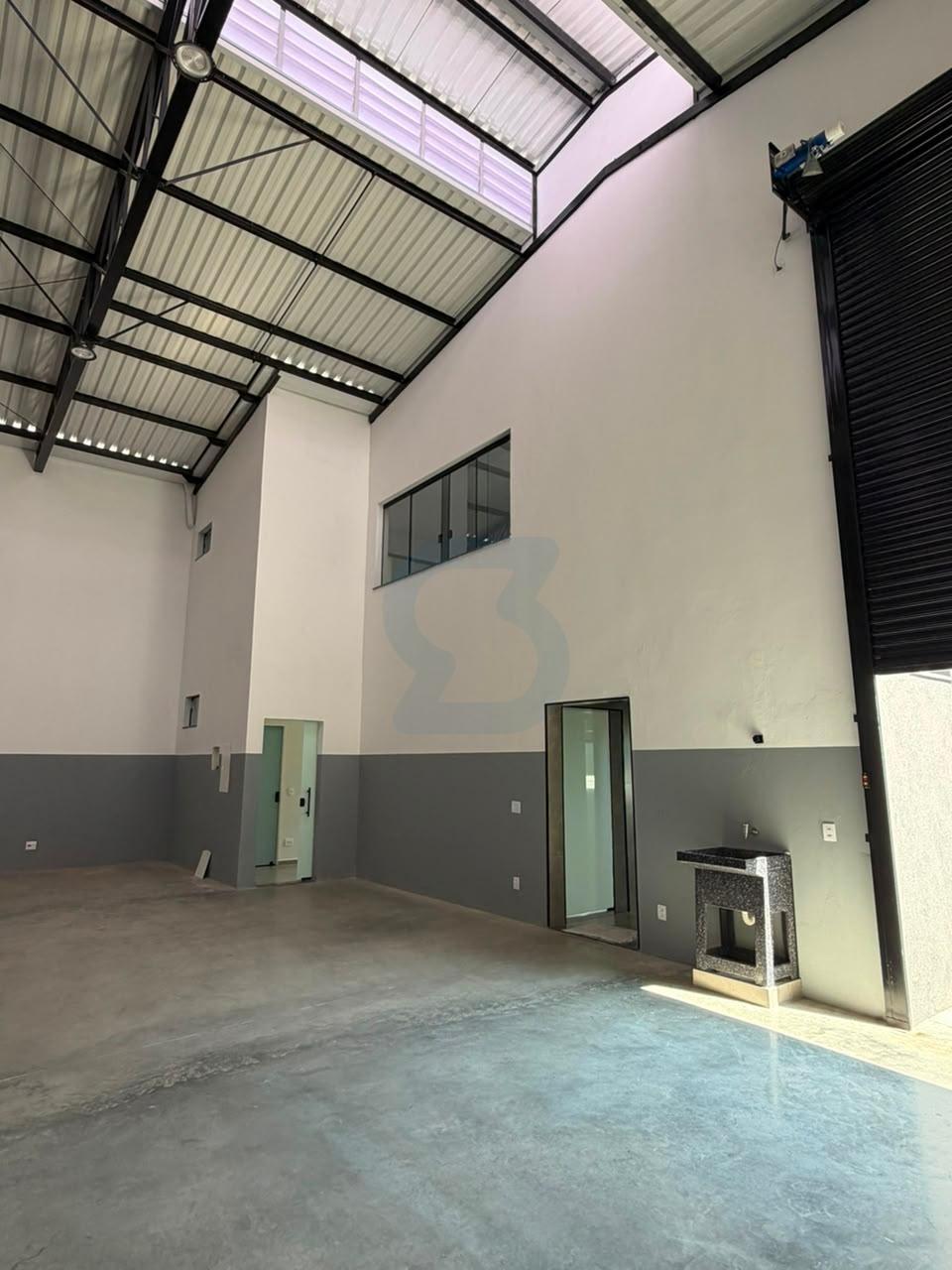 Galpão Comercial Amplo e Seguro na Vila Champion em Mogi Guaçu em Vila champion, Mogi guaçu - sp | SoloBR