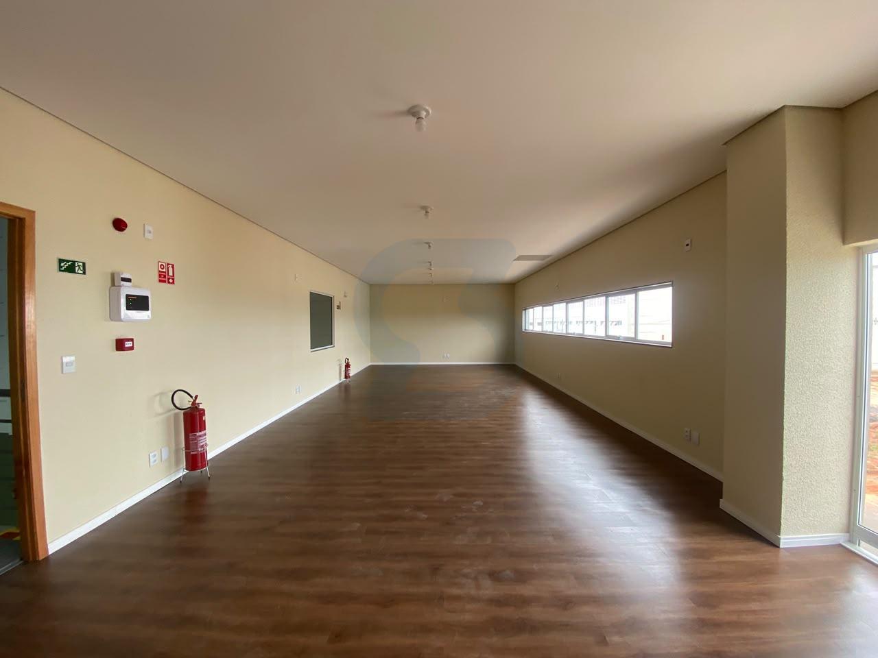 Galpão Comercial Amplo com 900m² de Área Útil em Hortolândia em Loteamento adventista campineiro, Hortolândia - sp | SoloBR