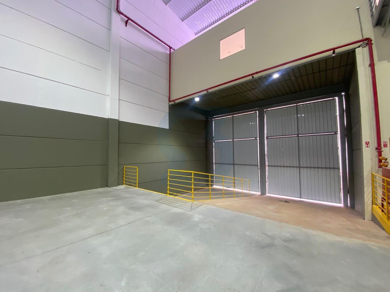 Galpão Comercial Amplo com 900m² de Área Útil em Hortolândia em Loteamento adventista campineiro, Hortolândia - sp | SoloBR